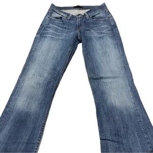 Levi's 528 Women’s Curvy Cut Light Blue Flare Jeans